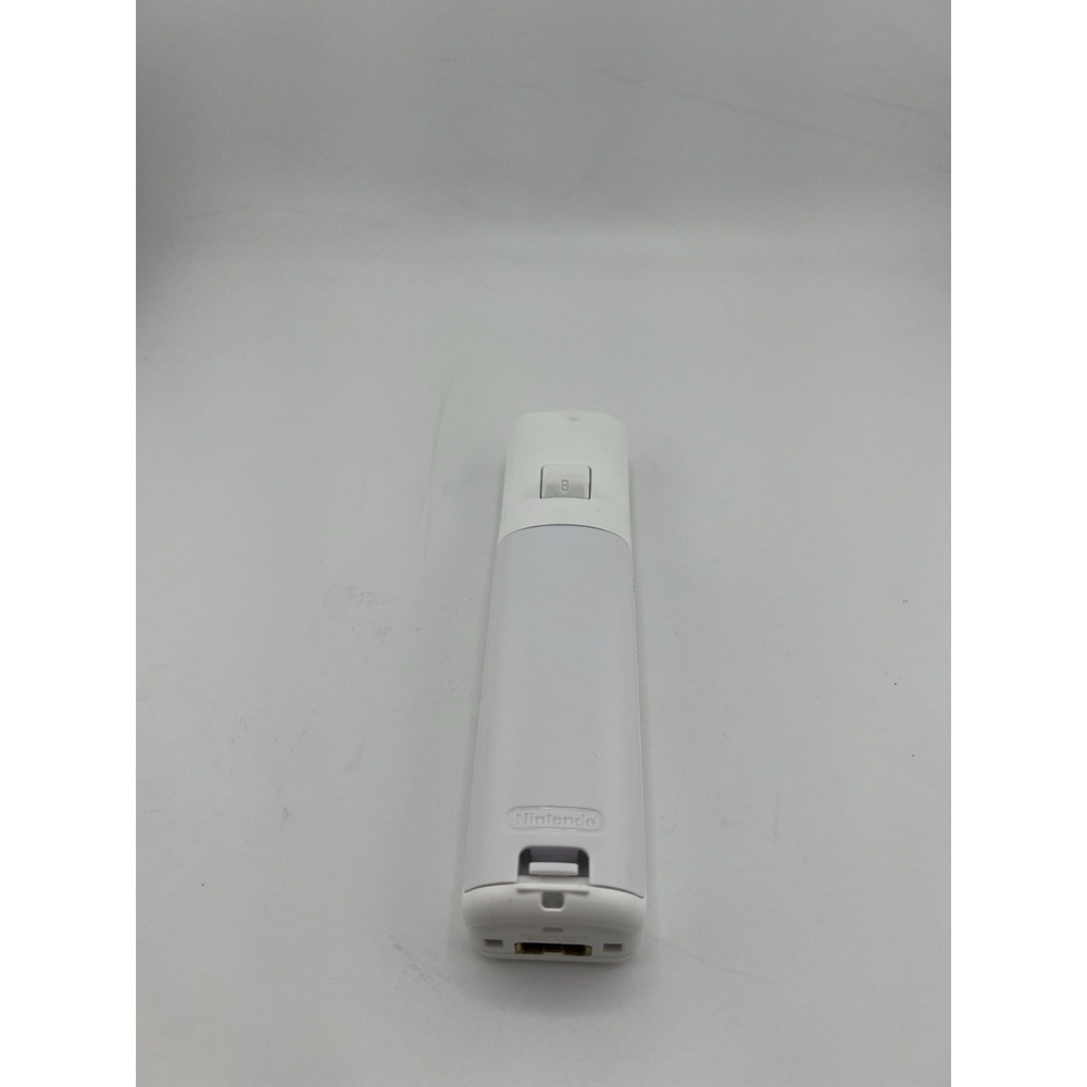 Nintendo‎ Wii OEM RVL-003 White Controller w/ Nunchuck & Sleeve Bundle Tested - Picture 3 of 14
